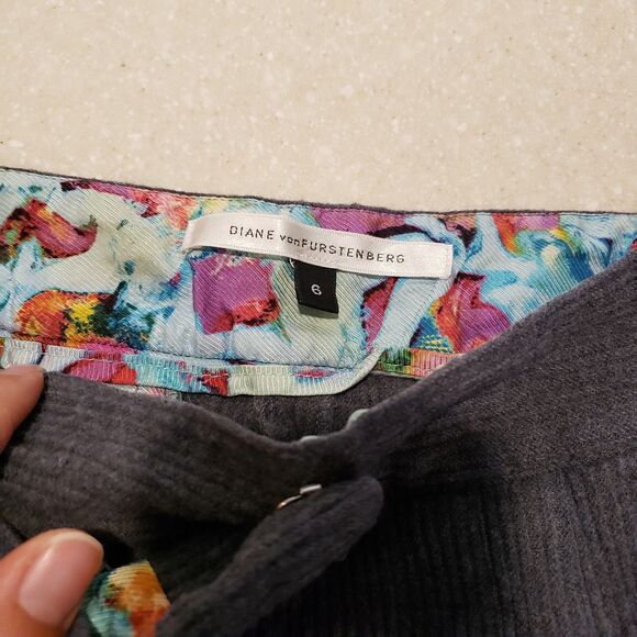 Diane von Furstenberg Cropped Pants Womens SZ 6 Gray Wide Leg Cuffed - Picture 7 of 11